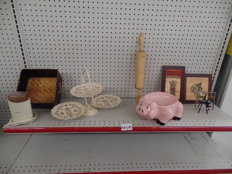 Assorted Dcor Items