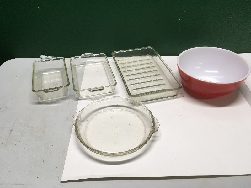 Pyrex Mixing Bowl & Bakeware