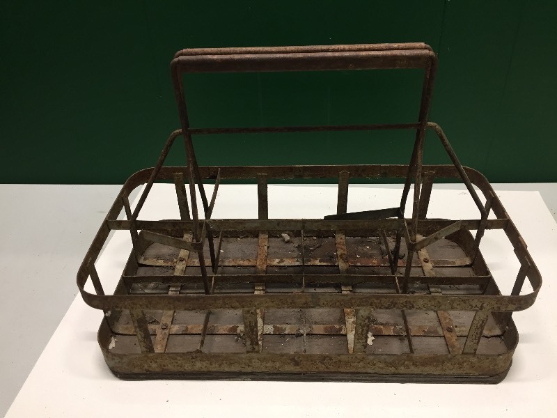 Metal Handled Carrier