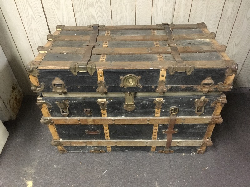 Trunk - LeatherWoodMetal