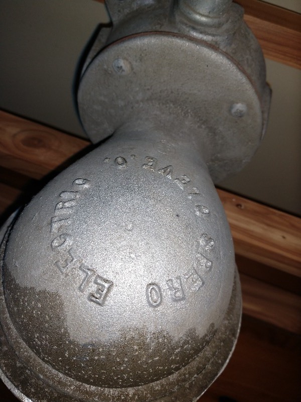 lot 27 image: Explosion-Proof Industrial Spero Electric Caged Lights (2)