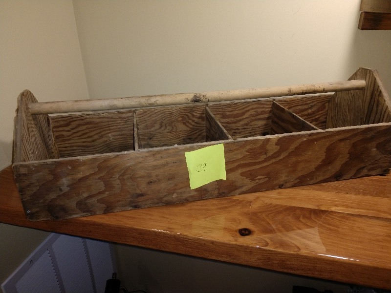 lot 39 image: Primitive Handmade Wood Carpenters Toolbox