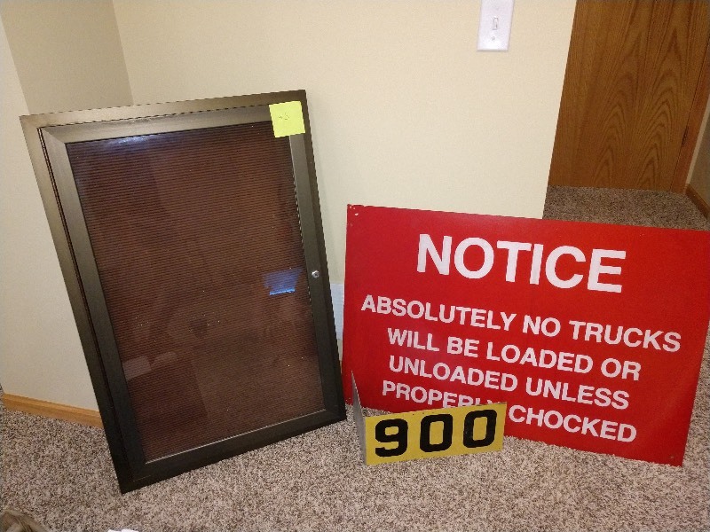lot 45 image: Steel Glass Display Case, Notice Sign, 900 Sign