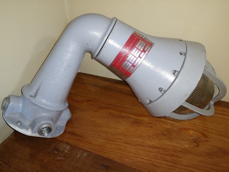 lot 47 image: Crouse-Hinds Explosion-Proof Lighting Sconce
