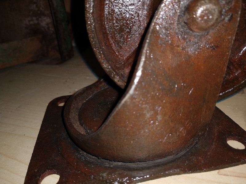 lot 69 image: Cast Iron Casters
