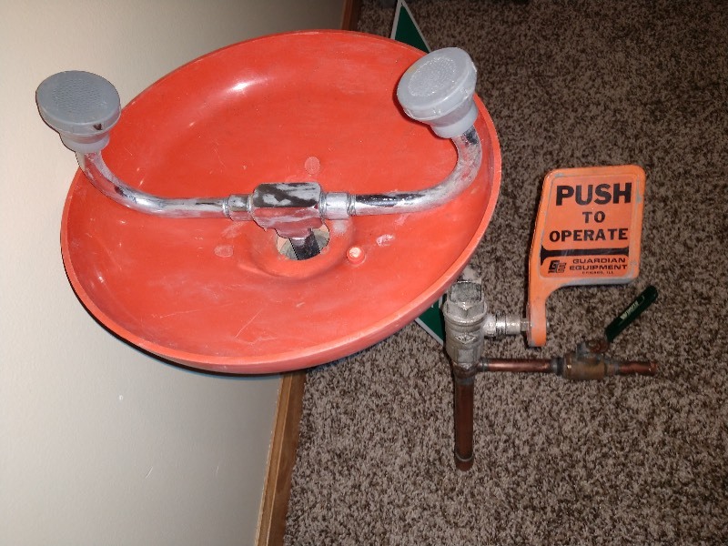 lot 98 image: Eye Wash Fountain
