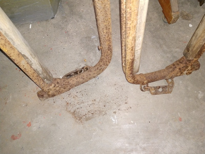 lot 116 image: Antique Cow Stanchions (2)