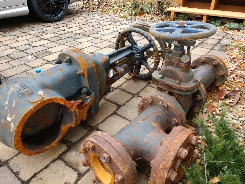 lot 135 image: Gate Valves