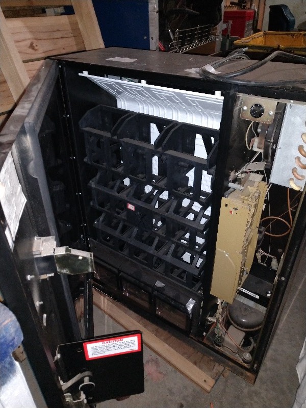 lot 144 image: Compact Soda Pop Vending Machine- 48 Capacity