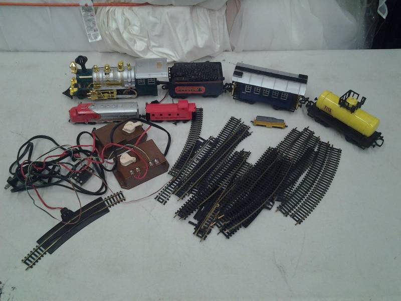 lot 40 image: Toy Train, Other Small Trains, Track, Transformers