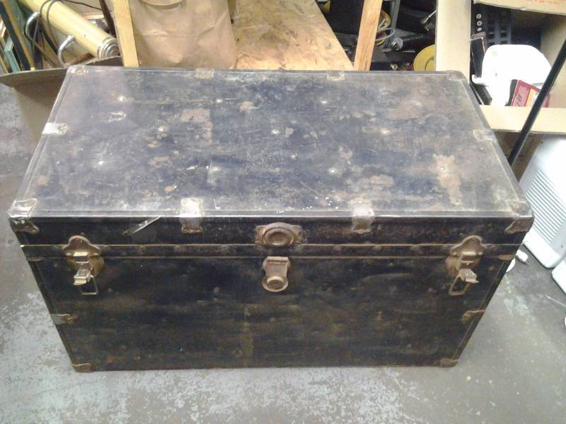 lot 72 image: Old Trunk 40x20x24