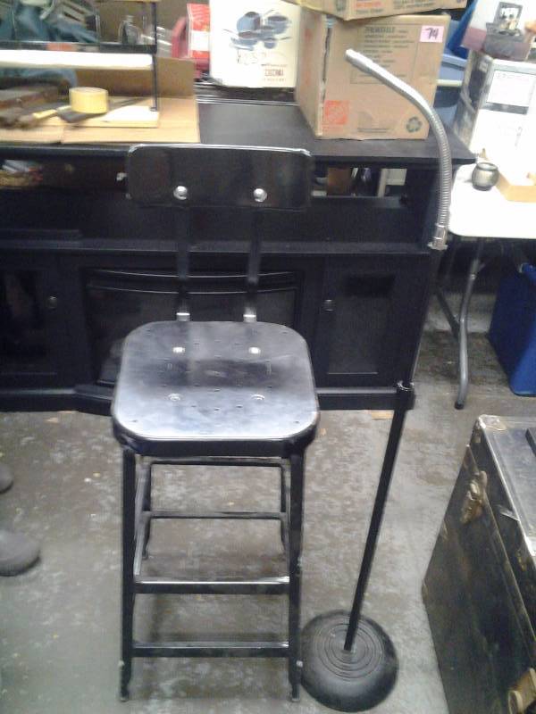 lot 75 image: Metal Shop Stool 28 Inches Tall & Microphone Stand