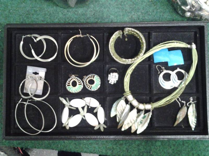 lot 79 image: Lot Of Jewelry & Pierced Earrings