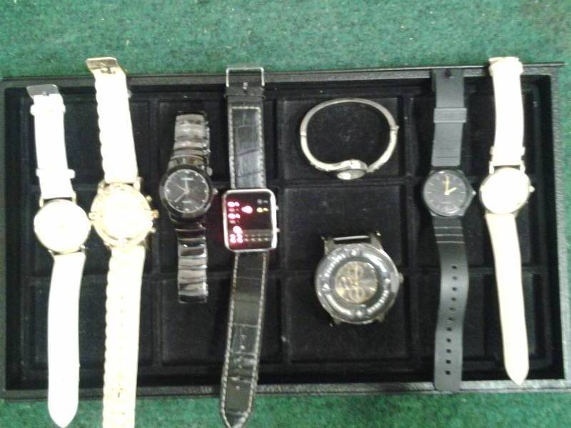 lot 81 image: Lot Of Assorted Watches