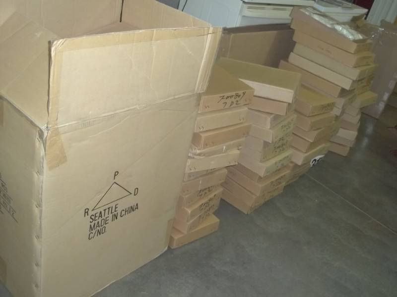 lot 10 image: Large Lot of Christmas bows and craft items