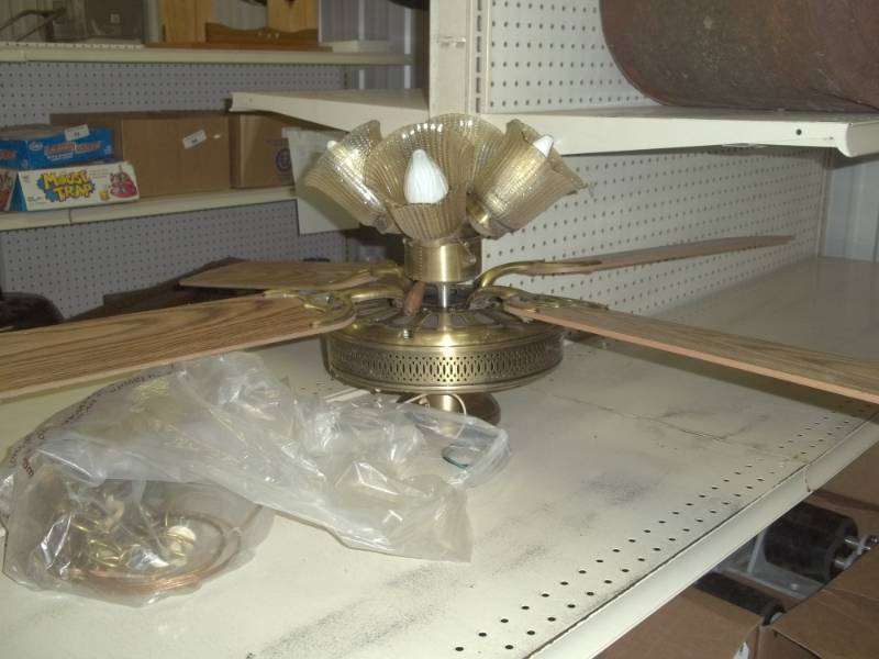 lot 31 image: 50 Ceiling Fan