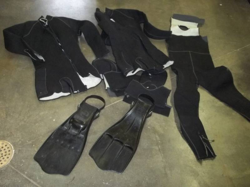 lot 80 image: Cold Water Wet suit with Flippers