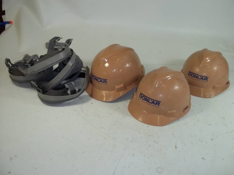 lot 81 image: 3 hardhats with liners