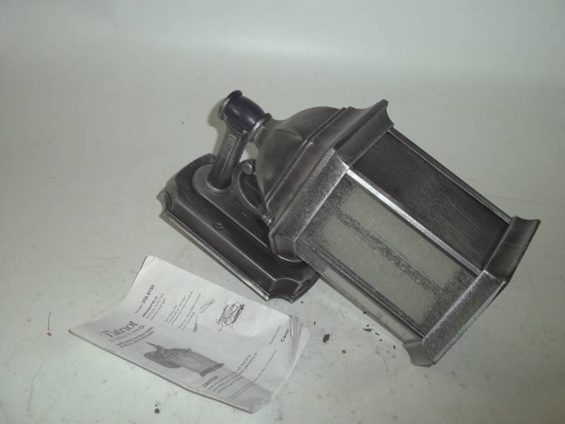 lot 92 image: Motion Detection Light Fixture