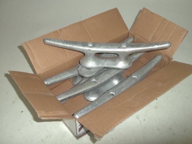 lot 101 image: Case of 5 12 galvanized Boat Cleats