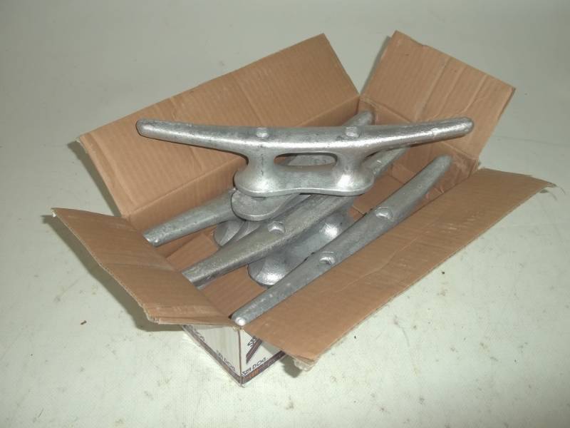lot 102 image: Case of 5 12 galvanized Boat Cleats