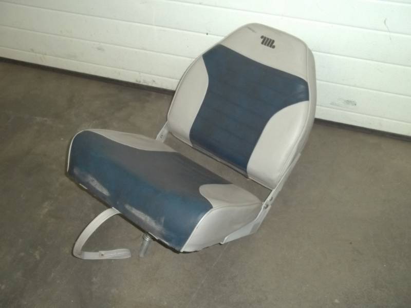 lot 113 image: Boat Seat