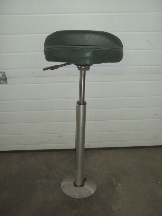 lot 114 image: Boat Seat with Pedestal