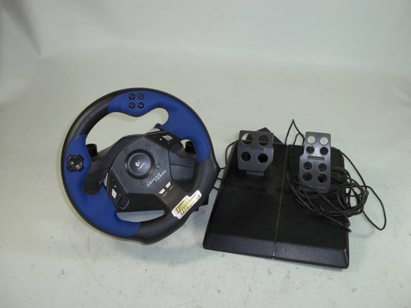 lot 129 image: Playstation 2 Driving Wheel