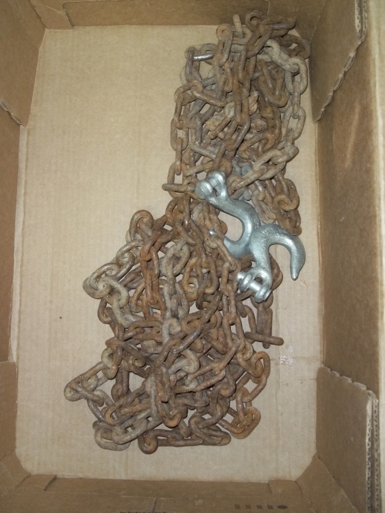 lot 143 image: 28 Log Chain