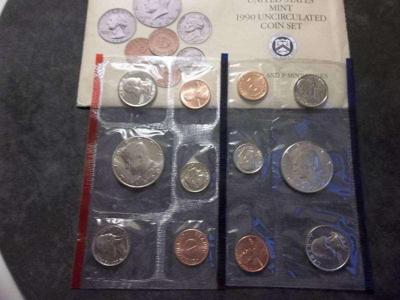 1990 US Mint Unc Coin Set P & D