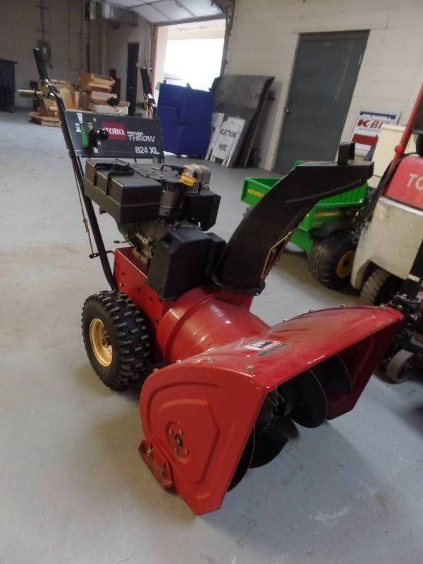 TORO SNOW THROWER