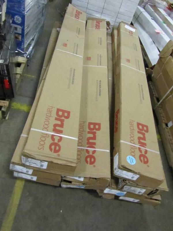 lot 4 image: Bruce Plano Marsh Oak 34 in. Thick x 2-14 in. Wide x Random Length Solid Hardwood Flooring (20 sq. ft.  case)