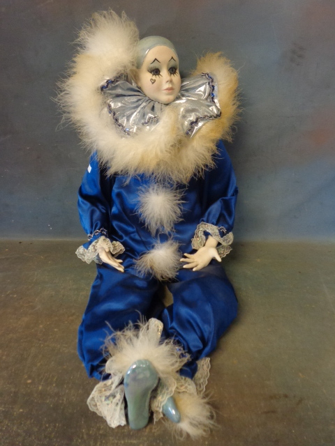 lot 13 image: Porcelain Clown