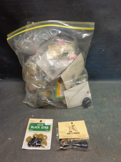 lot 45 image: Stuffed Animal Kits and Accessories