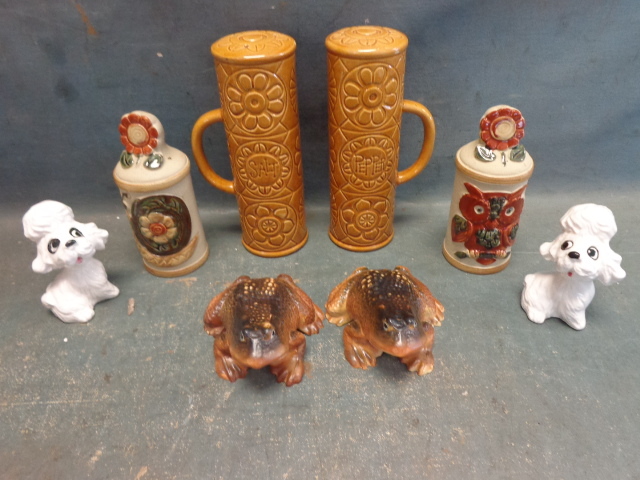 lot 61 image: Salt and Pepper Shakers