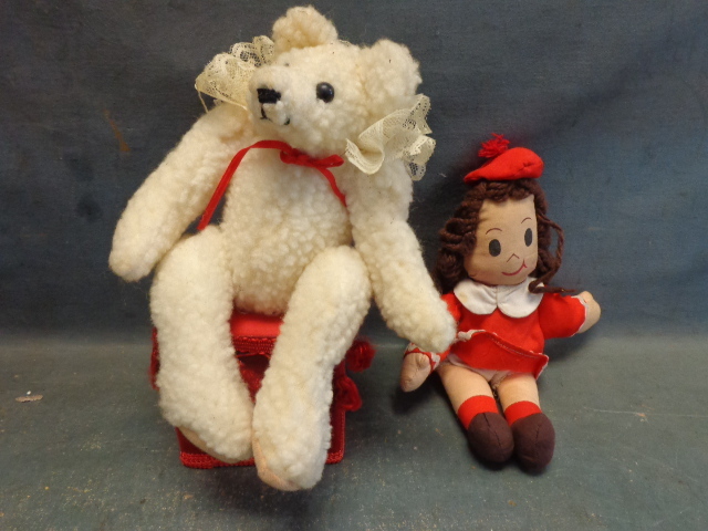 lot 66 image: Music Box and More