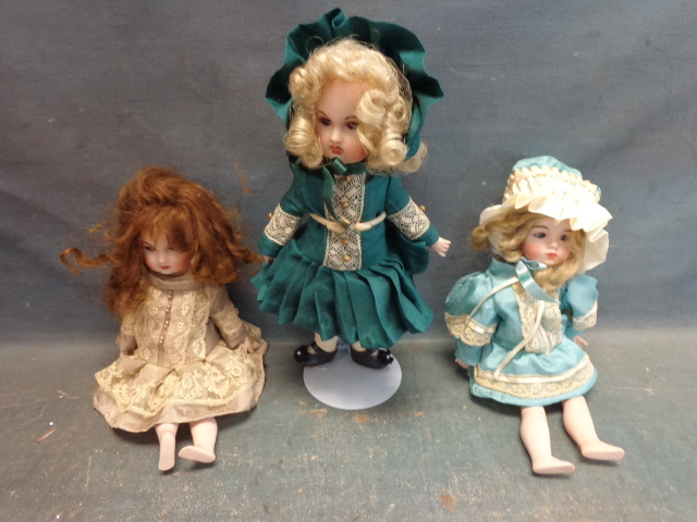 lot 80 image: 10 porcelain Dolls