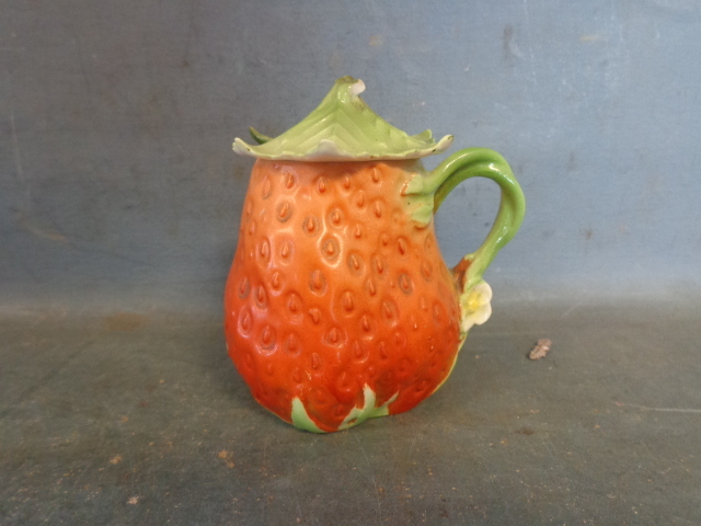 lot 105 image: Porcelain Sugar Bowl