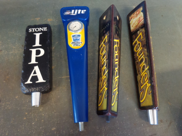 lot 19 image: Tap Handles