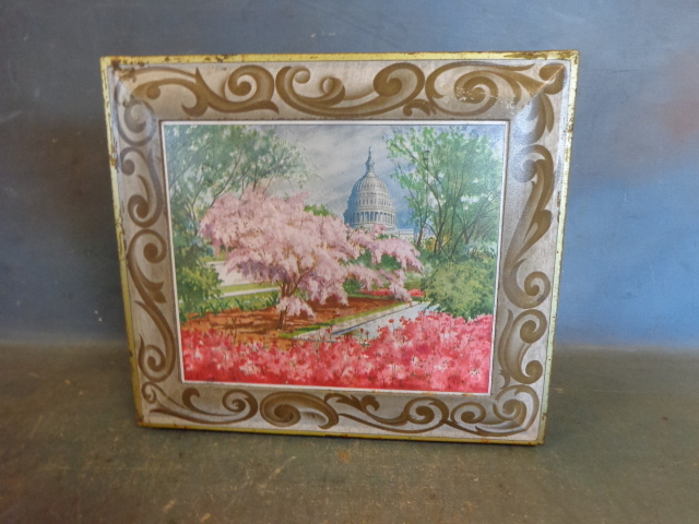 lot 158 image: Vintage Biscuit Tin