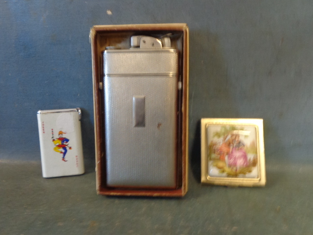 lot 159 image: Vintage Items