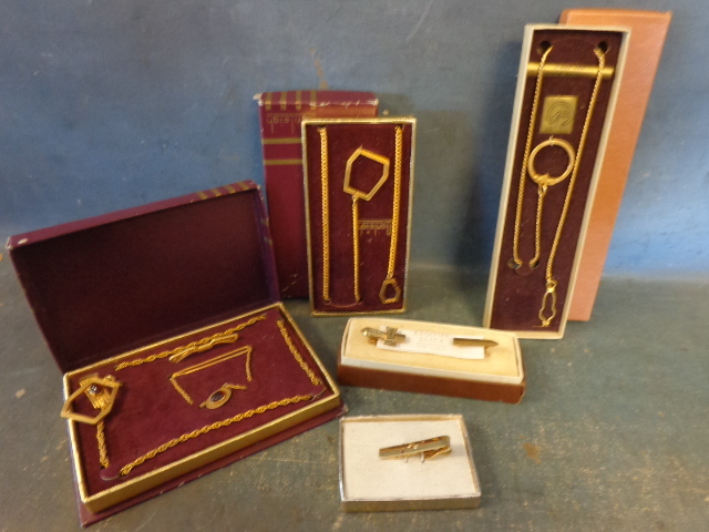 lot 160 image: Vintage Mens Items