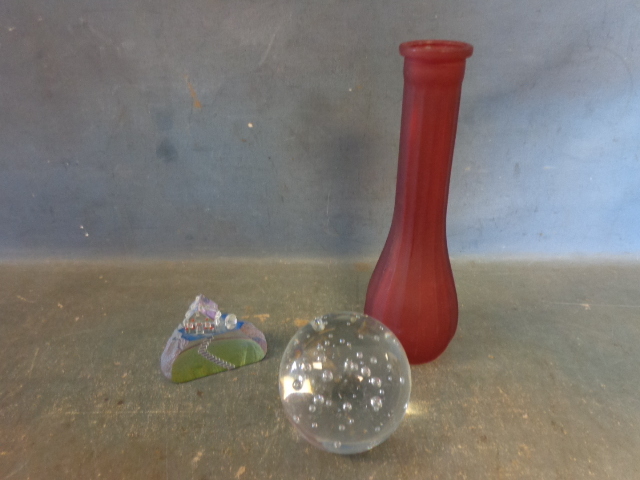 lot 172 image: Paper weights and Vase