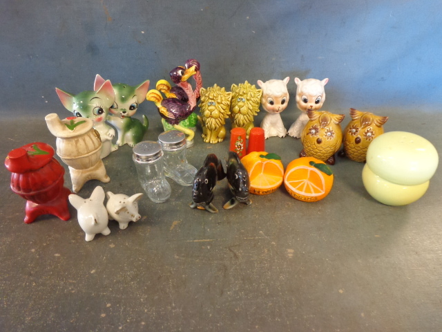 lot 176 image: 12 pair Salt and Pepper Shakers