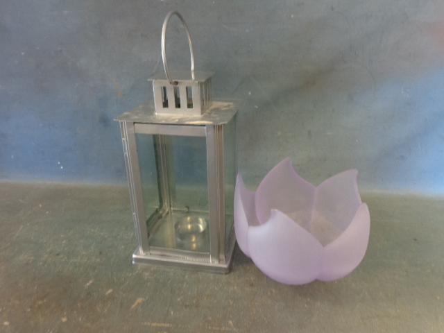 lot 179 image: Tealight Lantern and Glass Bowl