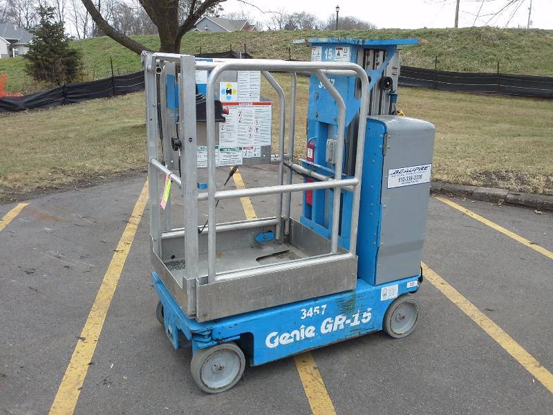 Genie GR-15 Runabout Manlift