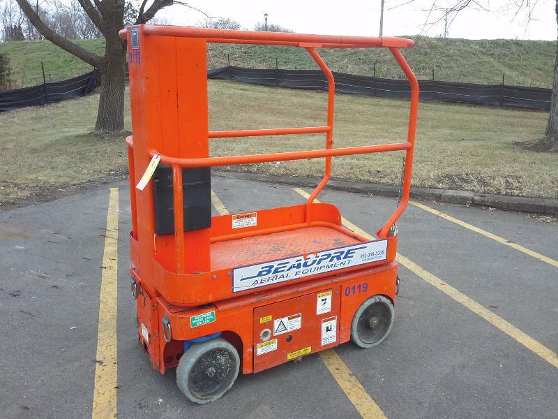 Snorkel TM-12 Manlift