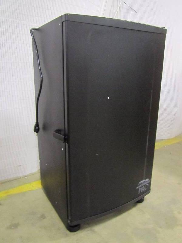 lot 33 image: Masterbuilt Pro 30 in. Black Electric Digital Smoker