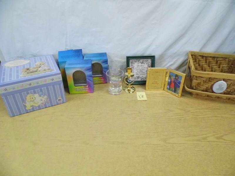 lot 12 image: New Gift Items