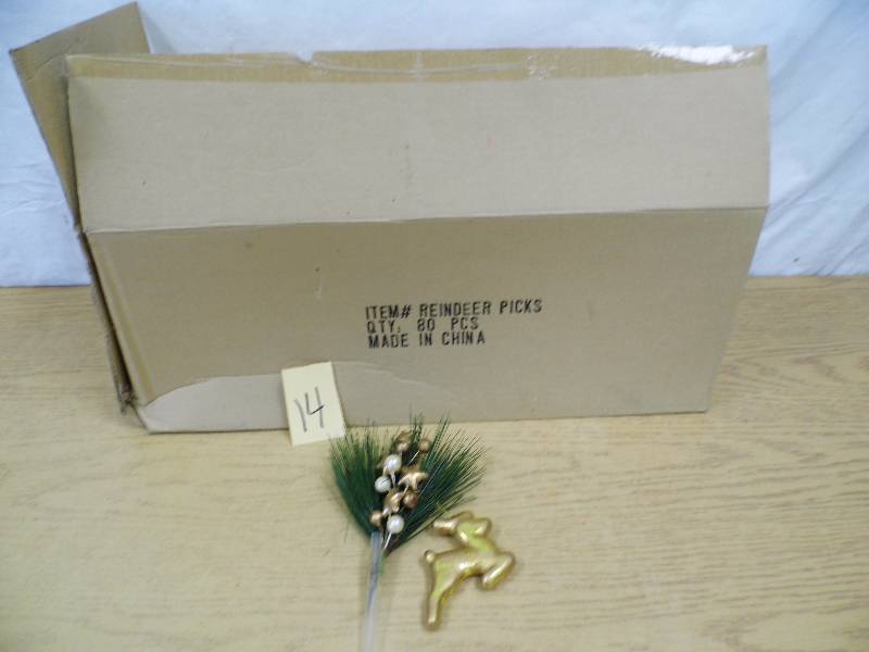 lot 14 image: Case of Reindeer Picks